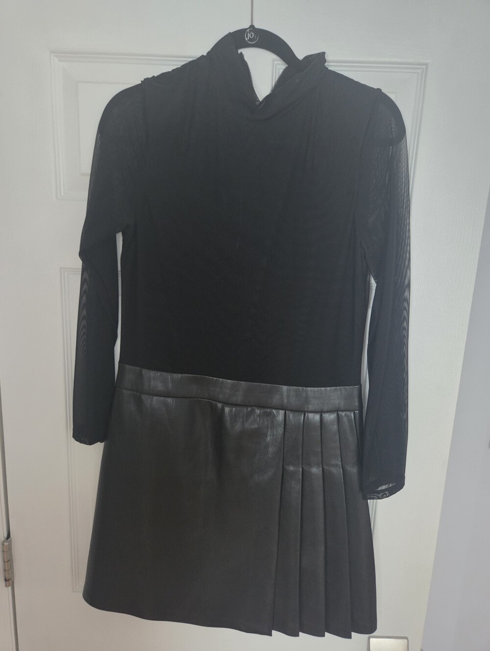 Alice + Olivia Long-Sleeve Pleated Dress